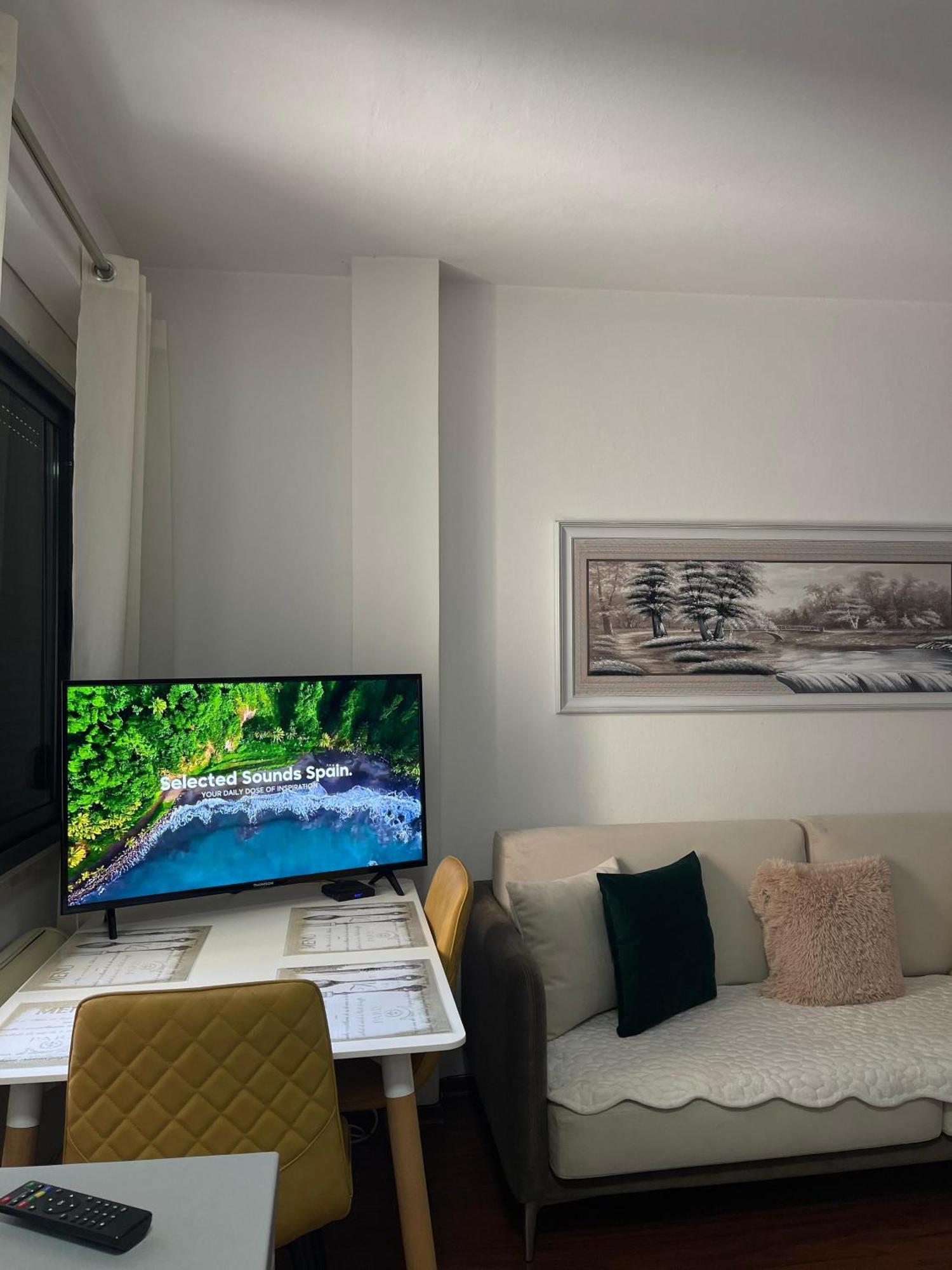 Sky Center Apartment Tiranë Ngoại thất bức ảnh